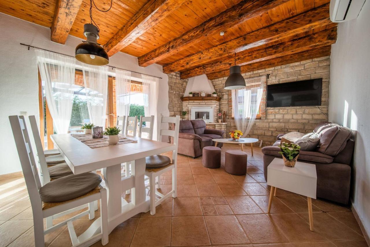 Villa 9 Mani Butkovići Exterior foto